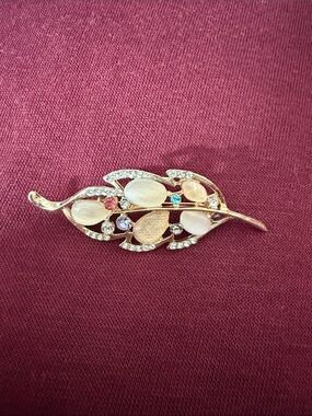 Gold Leaf Crystal Pin brooch